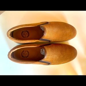 DRIVER CLUB USA MENS LEATHER MAUI SLIP-ON SNEAKER TAN SUEDE SIZE: 11